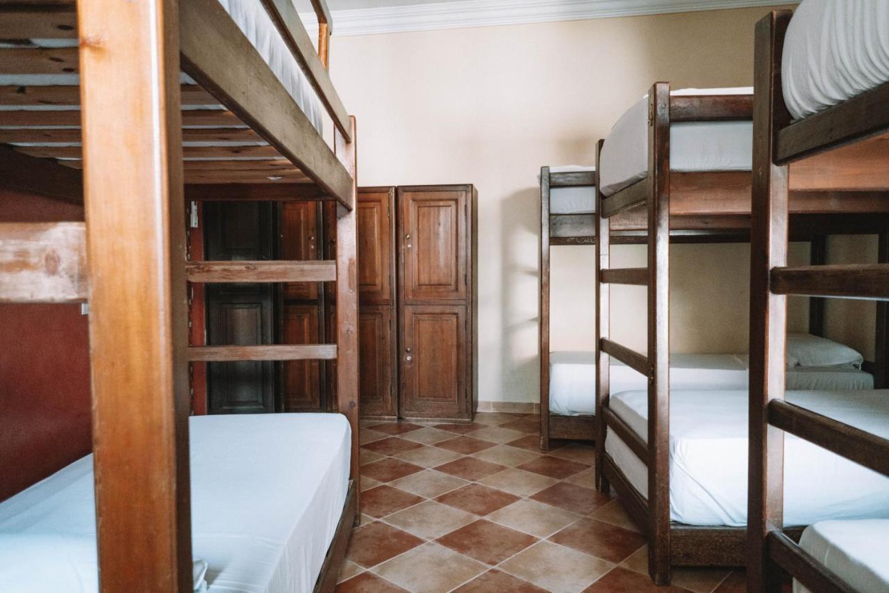 Cama en habitación compartida de 8 camas
